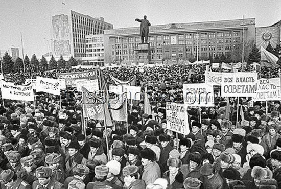 митинги 1990 года
